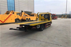 大足非事故拖车